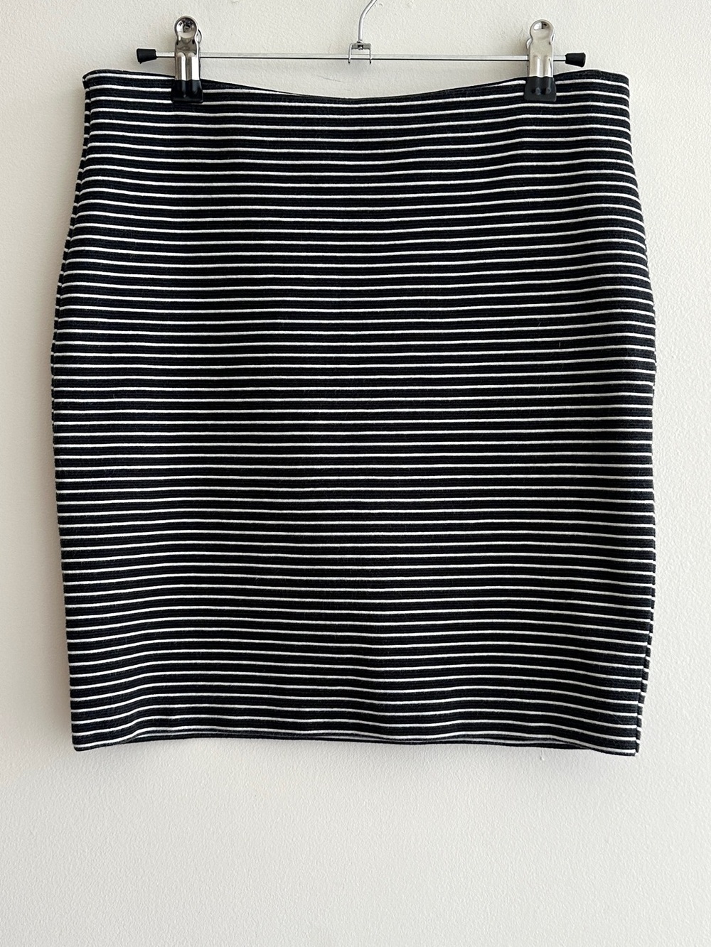 Ann Taylor LOFT Black and White Striped Stretch Bodycon Skirt, Size XS